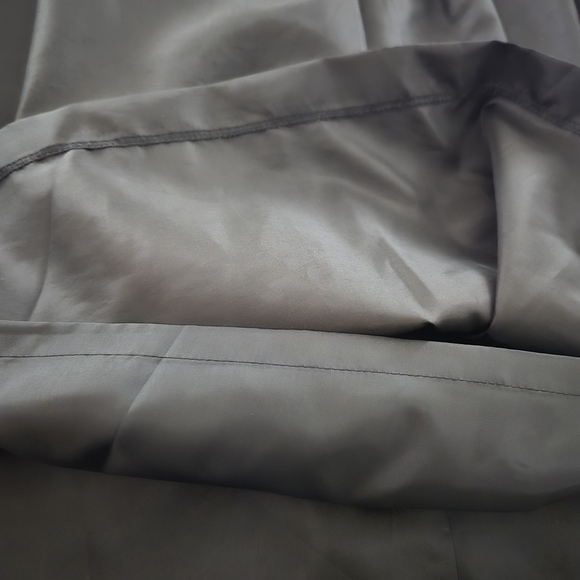 💝 2/$15 or 3/$20  Worthington Black Pleated Tafetta Skirt - Picture 8 of 8